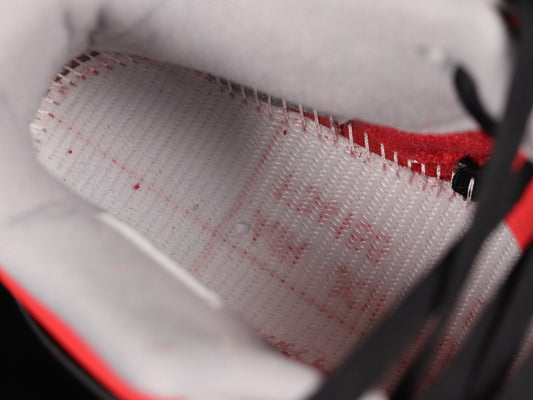 Jordan 4 Retro Toro Bravo
